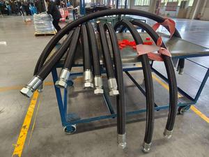 Ltsuzuki SAE 100R12 4 tel Spiral yüksek basınçlı hidrolik kauçuk hortum hortum kitleri için Suzuki <span class=keywords><strong>Swift</strong></span> spor silikon siyah kırmızı mavi