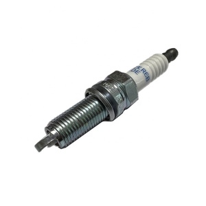 新しいパッケージ4PCS自動車エンジン部品SILZKR6B10Eスパークプラグ18846-10060