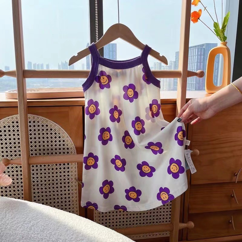 Robe nuisette fleurie violette