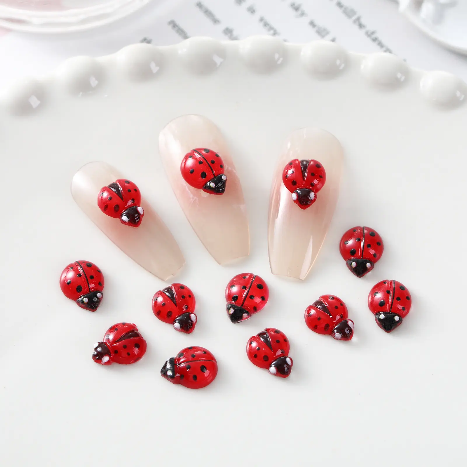 Nouveau renard coccinelle libellule serpent flamant rose accessoires en gros dessin animé Animal résine bricolage décoration 3d Nail Art breloques autocollant