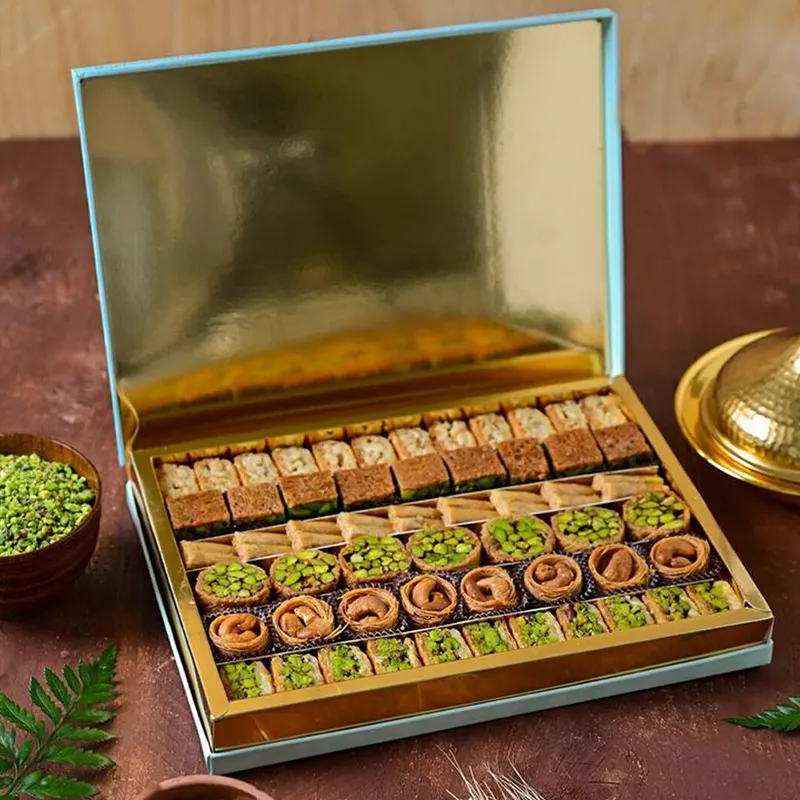 Arabie saoudite luxueux Baklava emballage sucré rempli dates coffret cadeau Ramadan Kareem calligraphie boîte de papier pour le chocolat