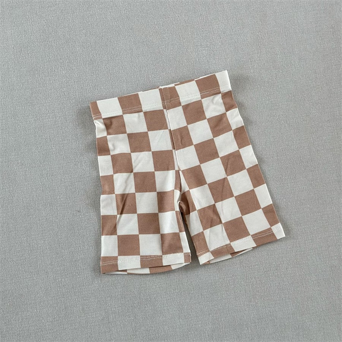 Café rose à carreaux