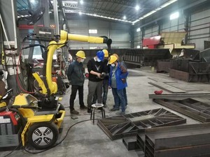 New Cnc Automatic Welding <strong>Robot</strong> Tracked Intelligent Mobile Welding <strong>Robot</strong> for Large Product - Product Image 4