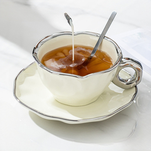 新产品2025陶瓷咖啡茶牛奶杯杯碟套装220毫升小盘托盘银手柄陶瓷杯杯 - Product Image 4