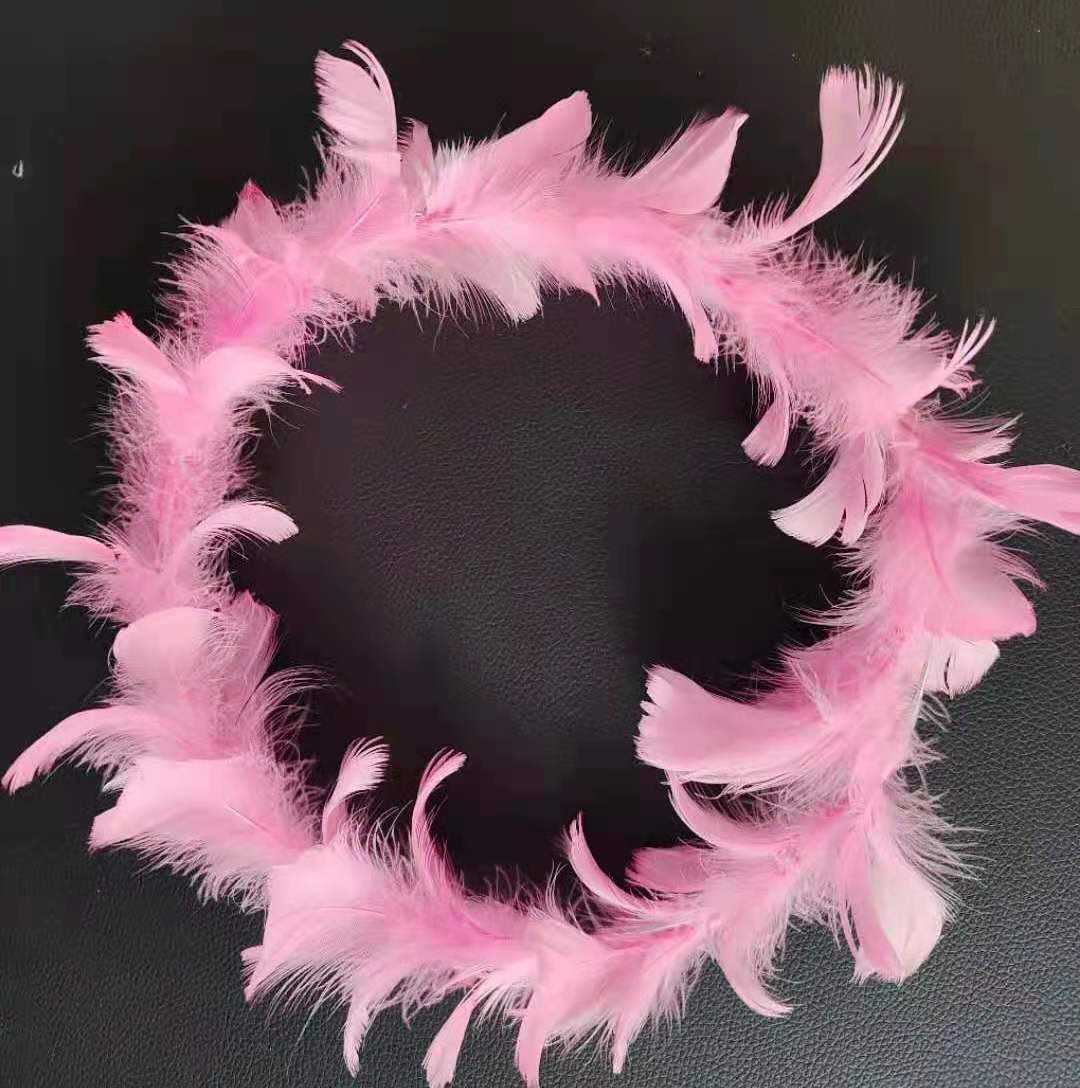 พวงมาลัยขนนกห่านไฟสีชมพู