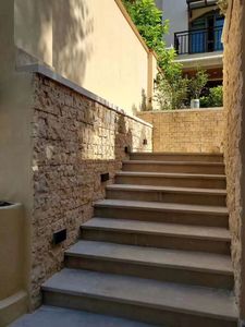 סיטונאי בז 'אבן גיר אריח קלאסי קיר חזית חיצוני אבן גיר בלוק וילה חיפוי אבן גיר מחיר