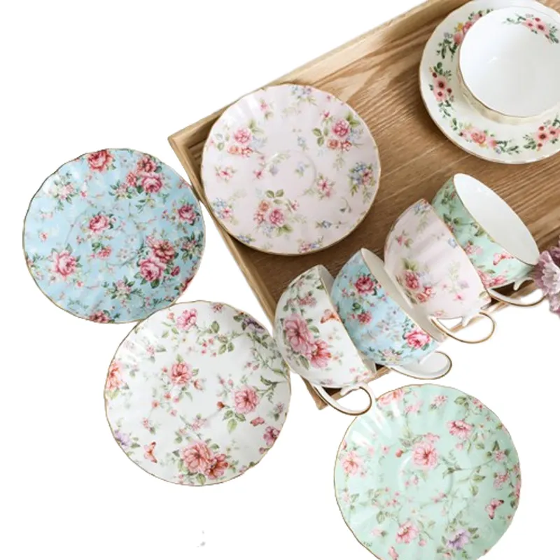 Set di tazze e piattini in ceramica Vintage europei con motivo stampato bevanda turca Dessert caffè latte Set di tazze da tè