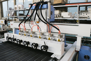 Venta directa de fábrica Multi Head 6 Husillo 4 Axis CNC Router Máquina de corte con dispositivo giratorio para muebles de madera - Product Image 5