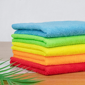Yüksek kaliteli renkli mikrofiber temizlik bezi yumuşak ve kalın yüksek su emici yıkama bezi çalışmak kolay - Product Image 1