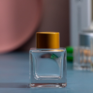 Kapaklar ve kutu ile 50ml 100ml 150ml 200ml boş kamışlı cam oda kokusu şişe - Product Image 2