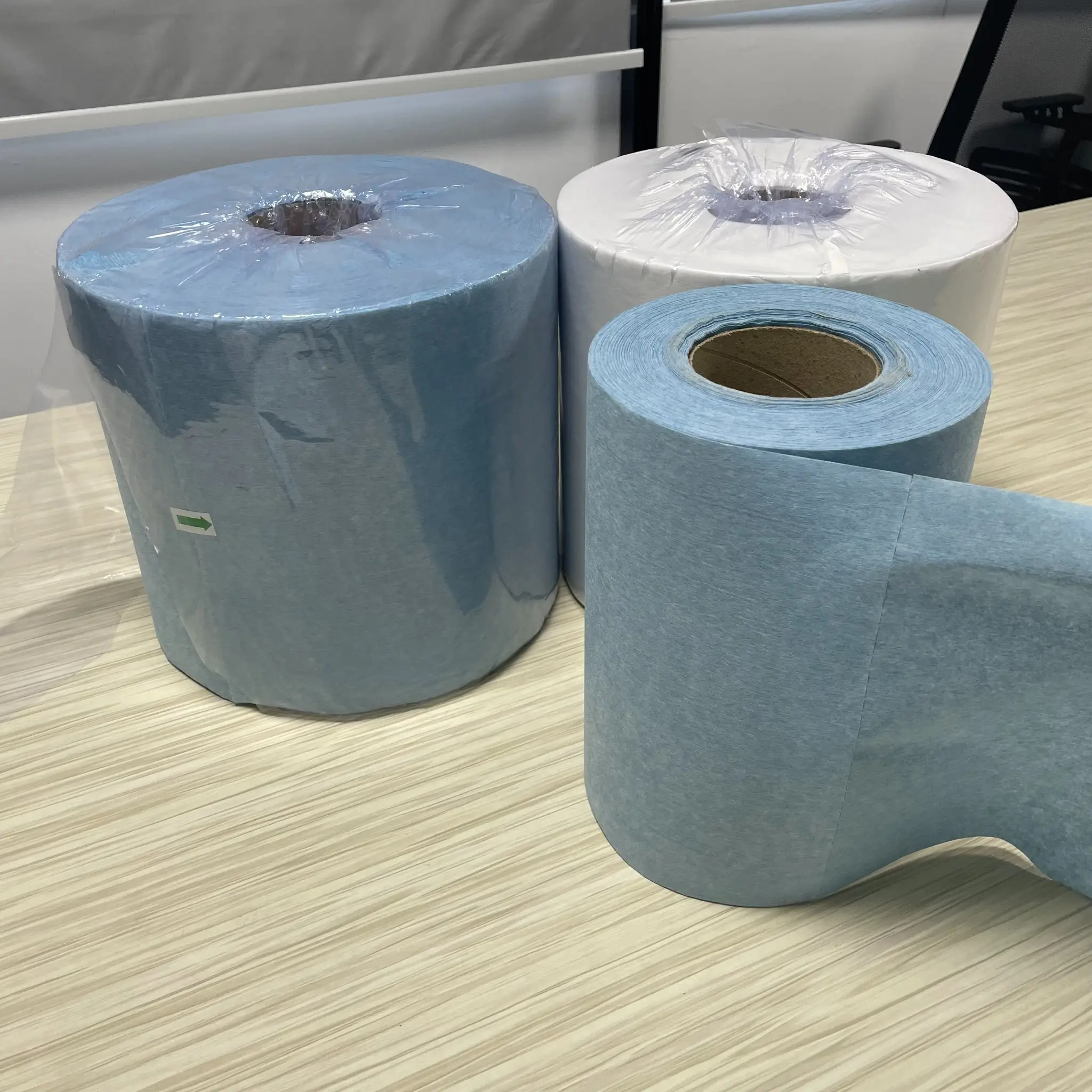 Ücretsiz örnek özel ağır mendil temizlik endüstriyel nonwoven mavi kağıt havlu endüstriyel kağıt rulosu