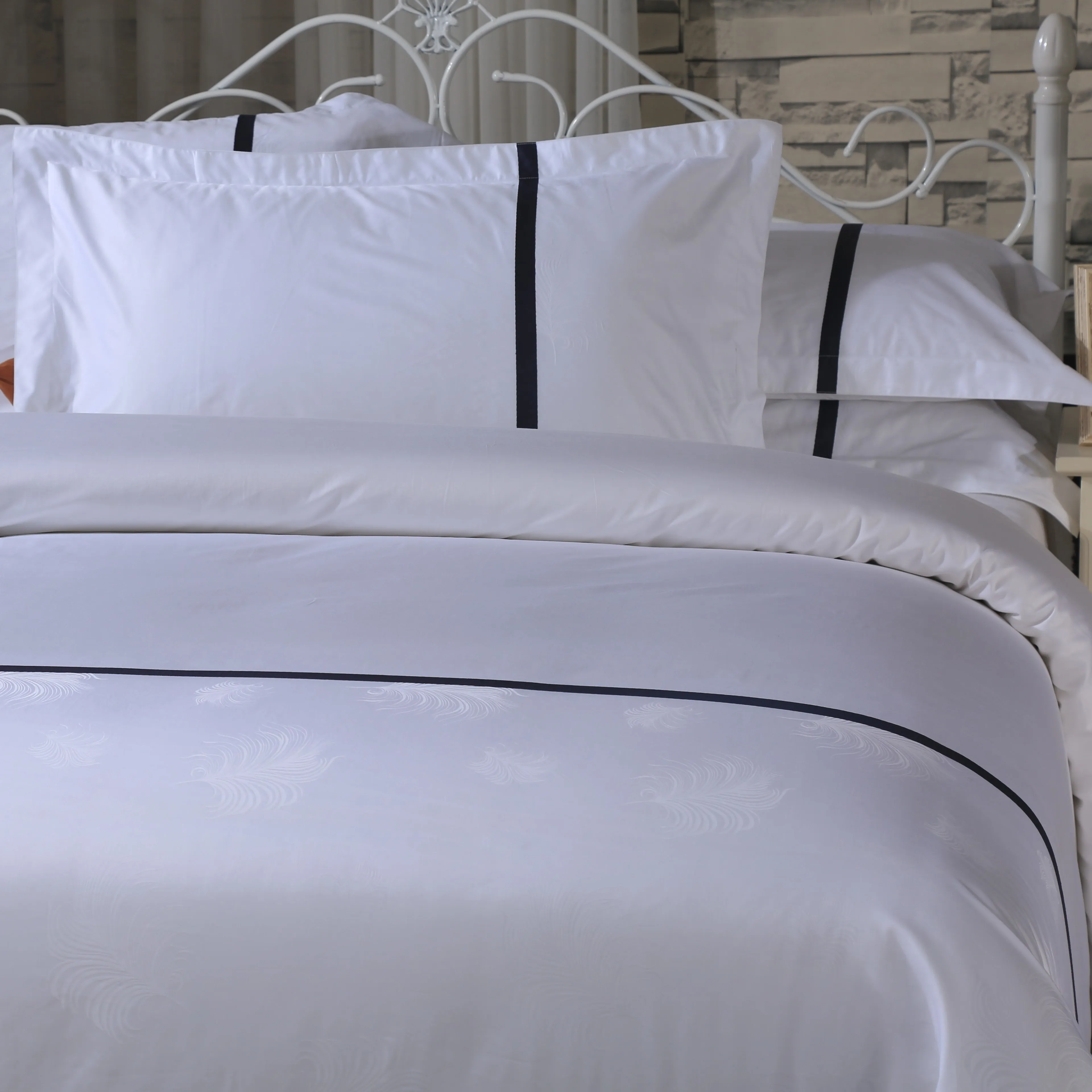 Linge de lit pour hôtel et maison, ensemble de draps de lit, ensemble de housse de couette blanc et couleur unie et Satin rayé 100% coton Poly coton