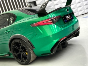 アップグレードされた限定版ドライカーボンファイバーリアディフューザー<span class=keywords><strong>GTA</strong></span>スタイルforAl fa Ro meo Giu lia