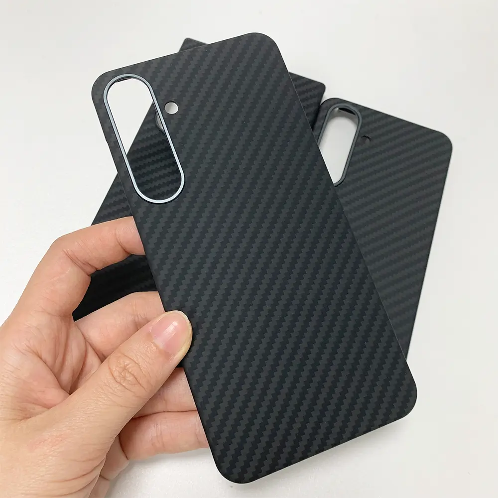 Funda de teléfono de fibra de aramida negra resistente al desgaste a la moda para Samsung Galaxy S22 s23 S24 con logotipo personalizado