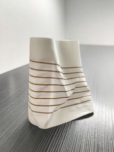 高级棕色条纹弹性织带 | 为服装和配饰装饰精心制作的高弹性聚酯纤维 - Product Image 2
