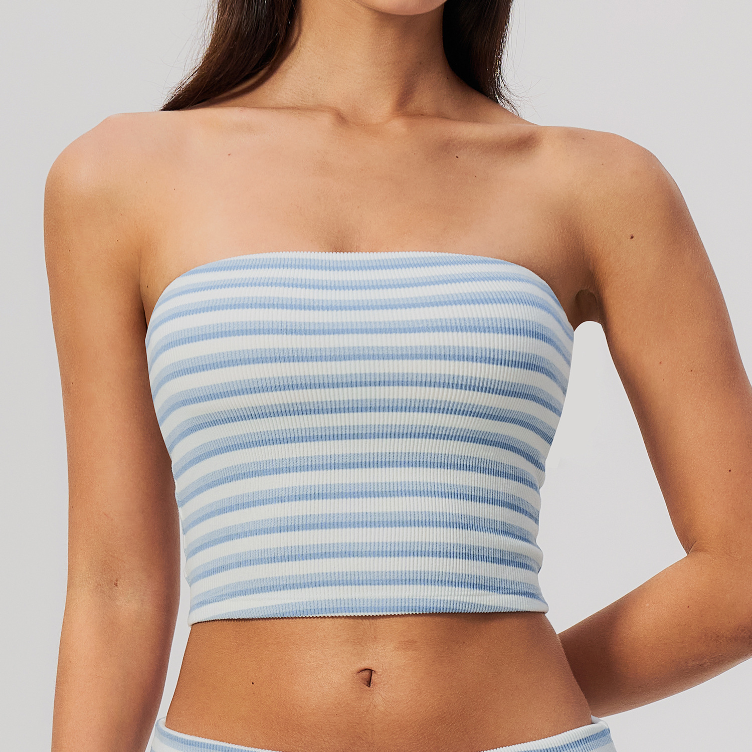 chaleco blanco azul claro