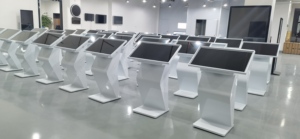 Shenzhen fabbrica personalizzato 43 pollici Touch Screen orizzontale piedistallo digitale <span class=keywords><strong>Lcd</strong></span> pubblicità visualizza informazioni chiosco