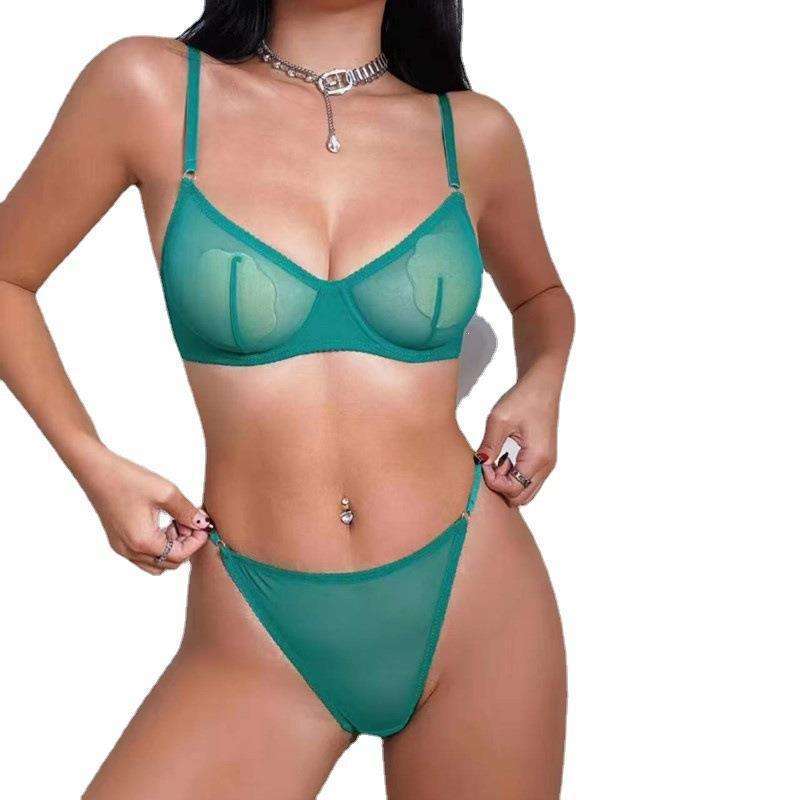 มีสีเขียวขุ่น