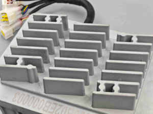 Venta al por mayor para el controlador sin escobillas de la motocicleta eléctrica del motor 5KW controlador de triciclo de carga de gran potencia - Product Image 6