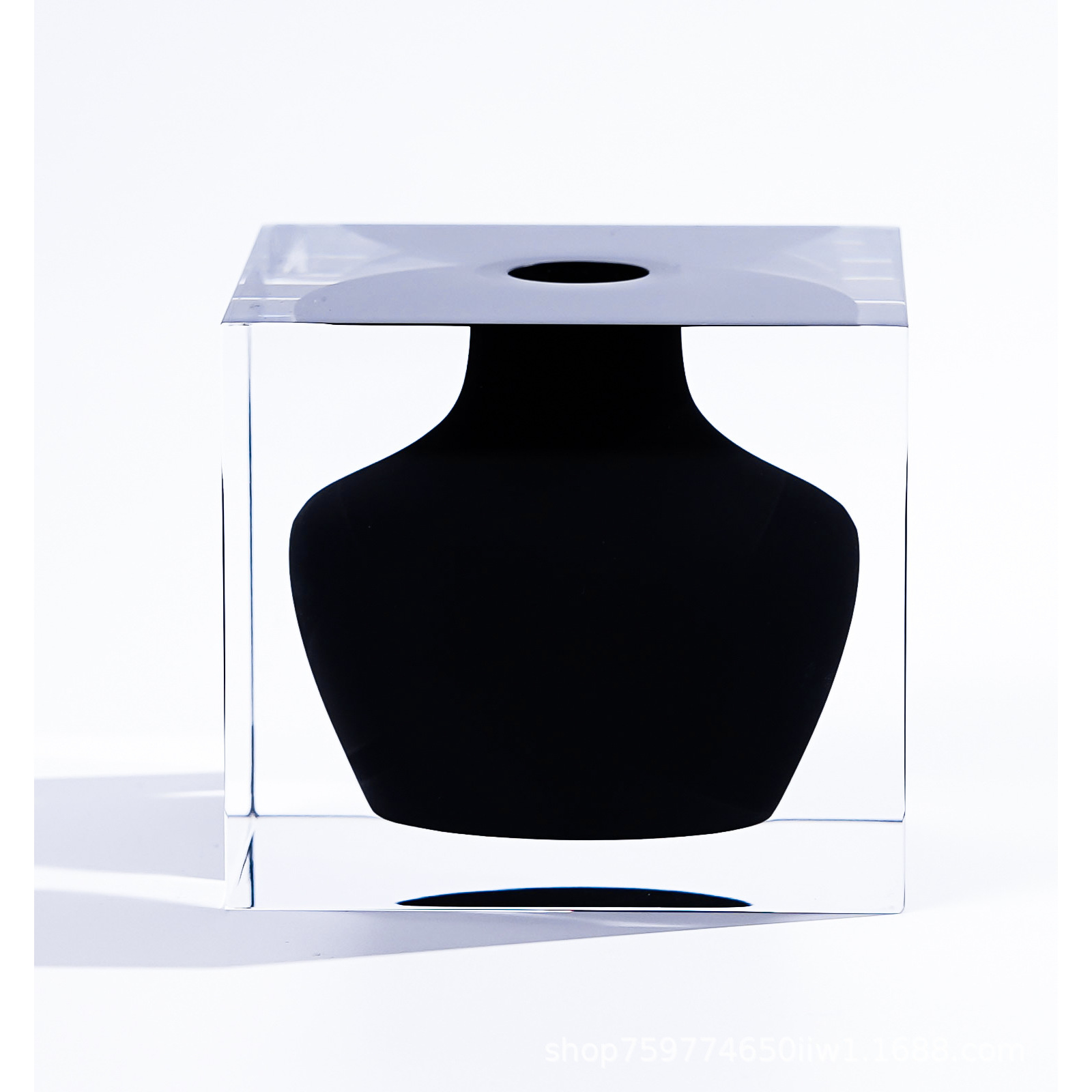 Noir, 10,6*10,6*9,4 cm