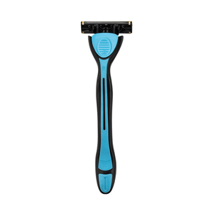 Dynamic Duo in Shaving Style and Function Combined for a Smooth Shave Disposable <strong>razor</strong> - Product Image 4