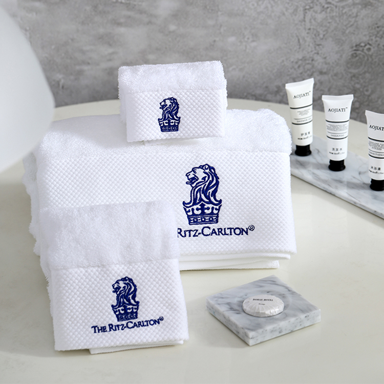 Guangzhou Leading Manufacturer Luxury 100 Cotton Hotel White Towel Cotton Bath Face Hand Towel Mat Set For Hotel