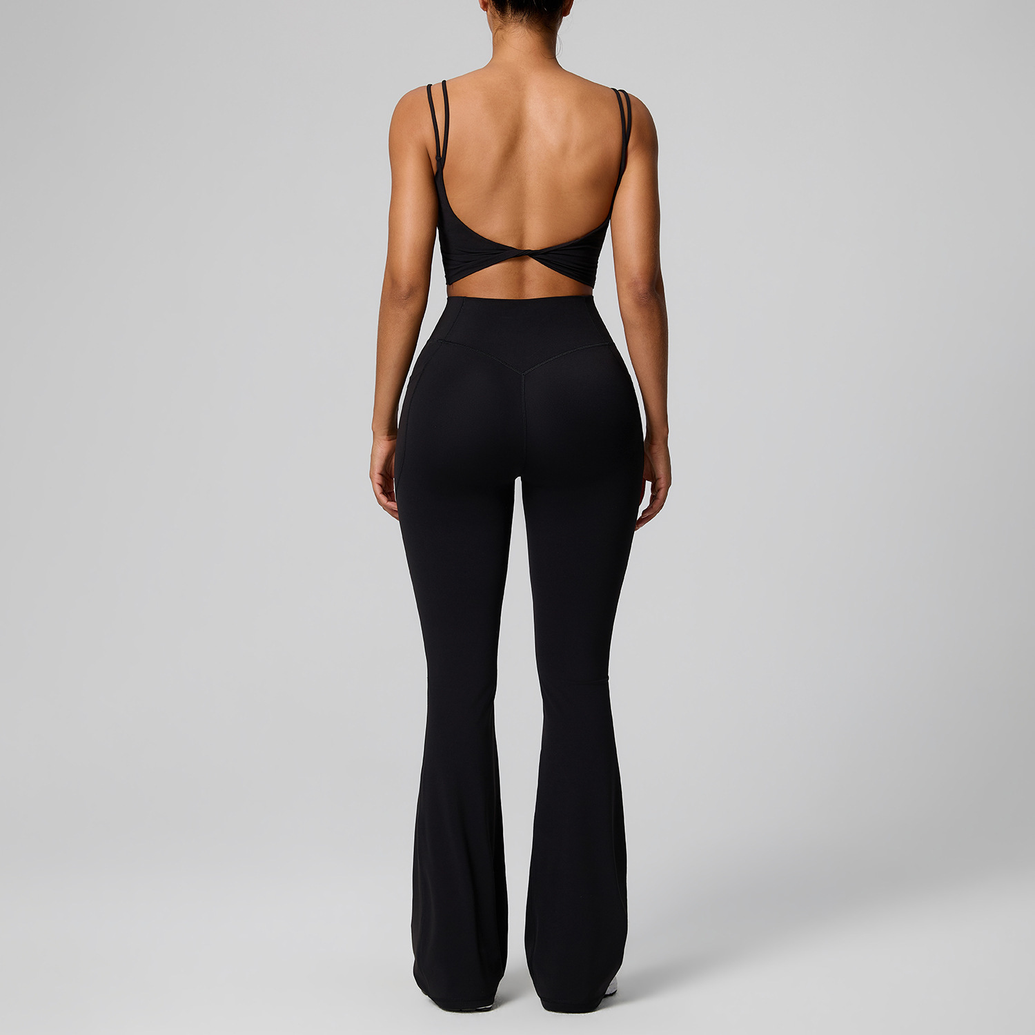 Débardeur et pantalon-noir