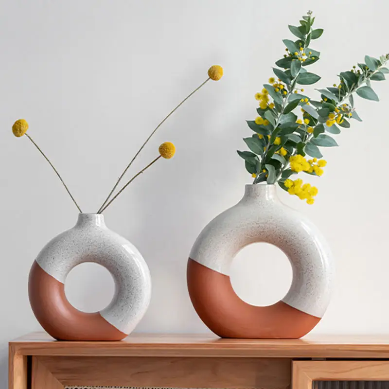북유럽 현대 거실 장식 창조적 인 꽃꽂이 가정 장식 세라믹 도넛 꽃 꽃병