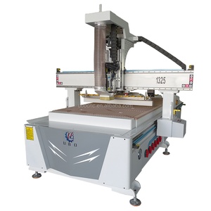 3 ציר atc נתב עץ <span class=keywords><strong>cnc</strong></span> עם שולחן שאיבת ואקום מהירות גבוהה <span class=keywords><strong>cnc</strong></span> מכונת נתב לעיבוד עץ מלא pvc