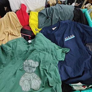 中古服男性用tshirt中国-卸売衣料品ukay ukay bales男性用
