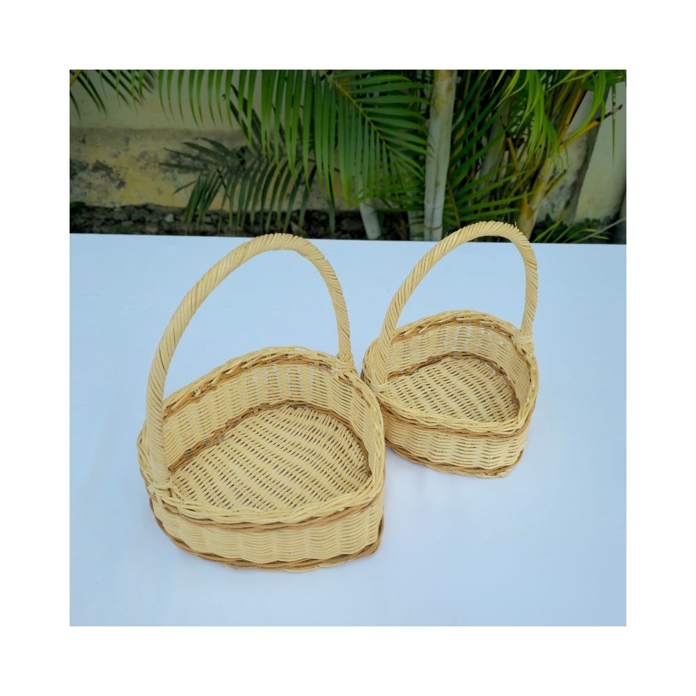 สีขาวและสีเบจ