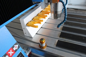 נתב חיתוך <span class=keywords><strong>cnc</strong></span> מיני 6090 עץ <span class=keywords><strong>cnc</strong></span> מכונת 3D עבור עץ חריטה