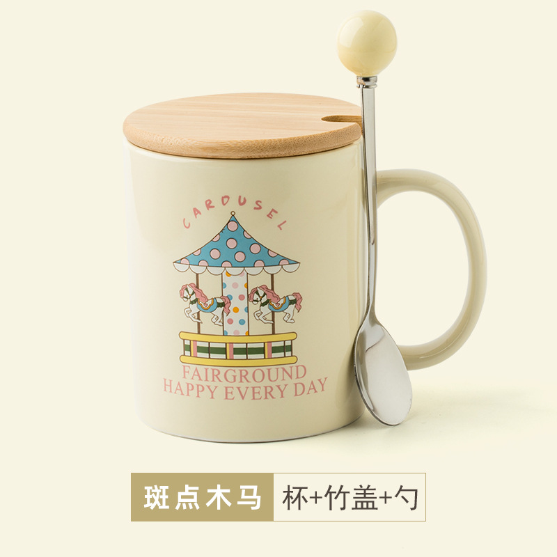 Cuchara con tapa de caballo de madera manchada