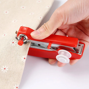 Basit operasyon dikiş bezi kumaş kullanışlı iğne taşınabilir Mini manuel dikiş terzi makinesi - Product Image 4
