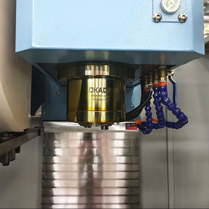 Máquina de torno de metal CNC de 5 ejes de alto rendimiento con controlador de alta precisión multifuncional - Product Image 3