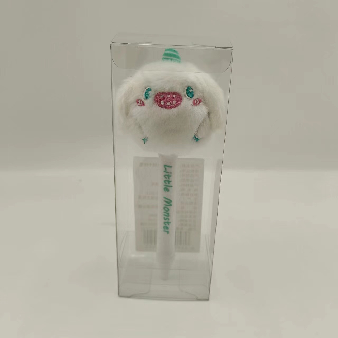 Monstre poilu blanc