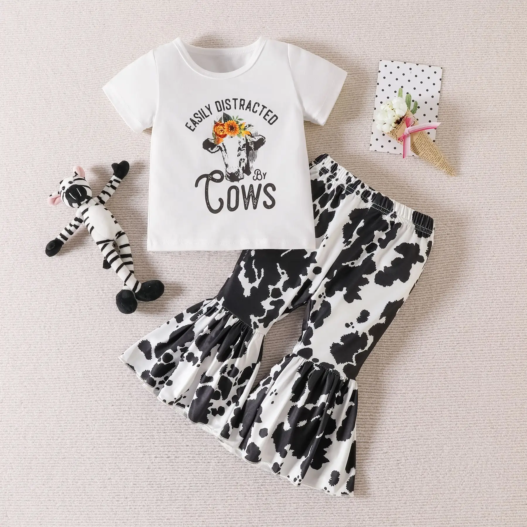 Camiseta y pantalones con estampado de vaca para chicas adolescentes, ropa de moda, primavera, 2023