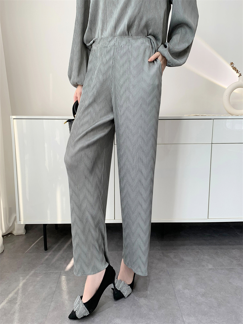 Pantaloni grigi