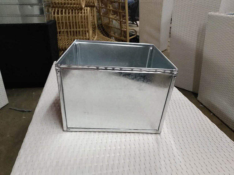 Doublure en acier inoxydable petite boîte à fleurs