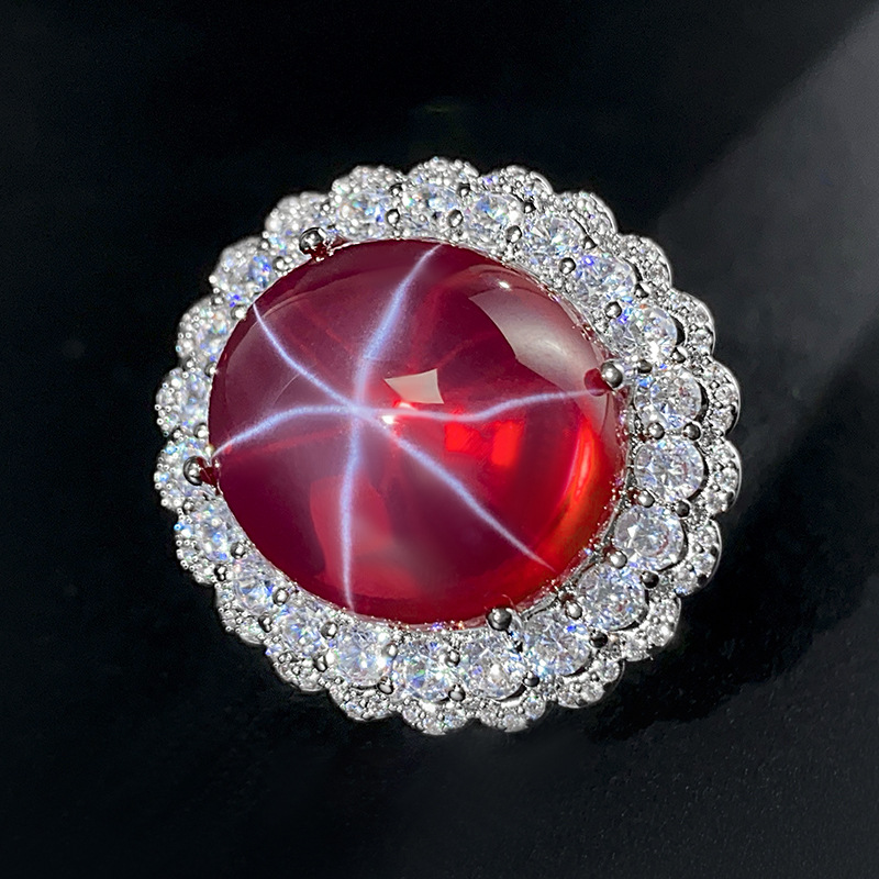 Bague lumineuse étoile à six branches en corindon rouge, taille ouverte