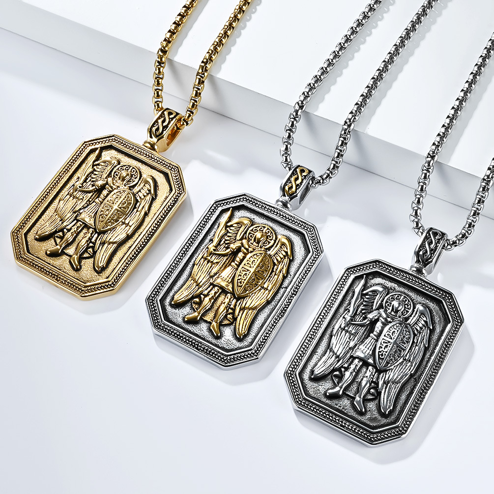 Gold single pendant