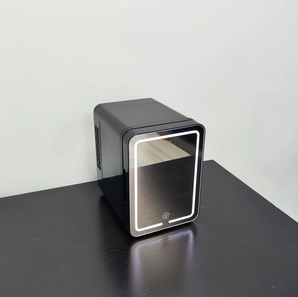 Schwarz New Style 4L Luxus kleinen Kosmetik kühlschrank Digital anzeige Haushalts kühlschrank Schönheit Make-up Kühlschrank mit Spiegel