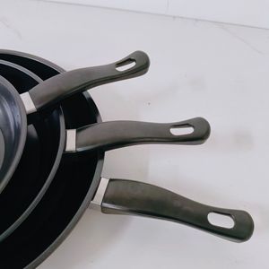 Classical 3-Piece Pan <strong>Set</strong> <strong>20</strong>-24-28cm Aluminium Cookware Induction Bottom Gas Applicable Pots Silicone Glass Essential Cooking