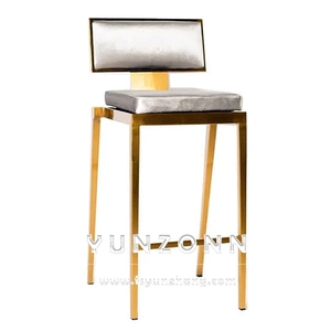 Manhattan Bar phân nhung màu be với bọc chân kim loại vàng và tựa lưng vải cho khách sạn - Product Image 5