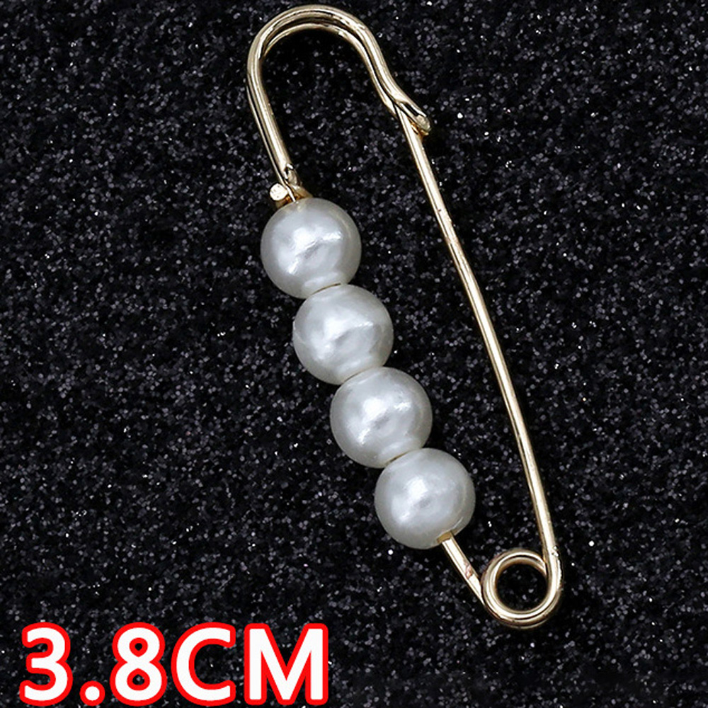 YJ015 Four White Faux Pearl Golden Brooch (3.8cm)