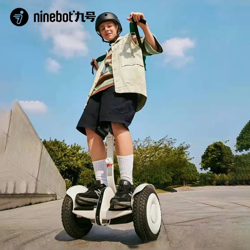 V Segway Ninebot Mini Pro 2 Mode classique utilisant des scooters électriques auto-équilibrés à deux roues et à gros pneus de 14 pouces