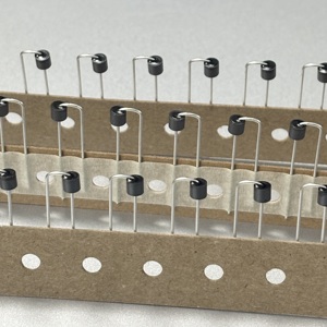 Bộ lọc điện dung ba thiết bị đầu cuối và bộ lọc ức chế tiếng ồn EMI được sản xuất từ nguồn tại Trung Quốc - Product Image 3