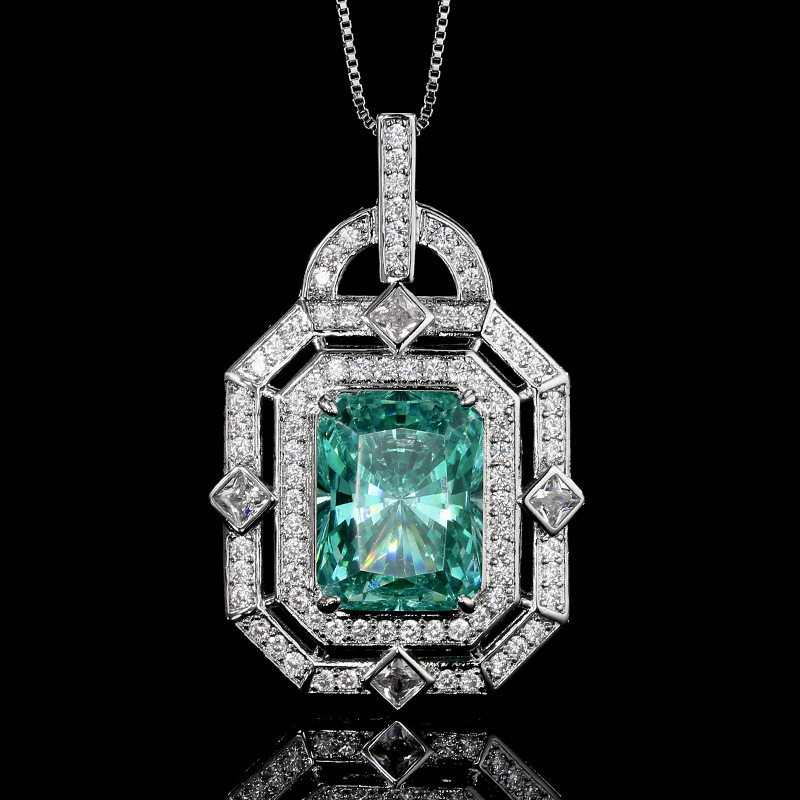 Pendentif Para vert avec chaîne vénitienne