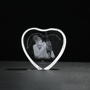 3d lazer oymalı kristal küp paperweight <span class=keywords><strong>led</strong></span> ışık