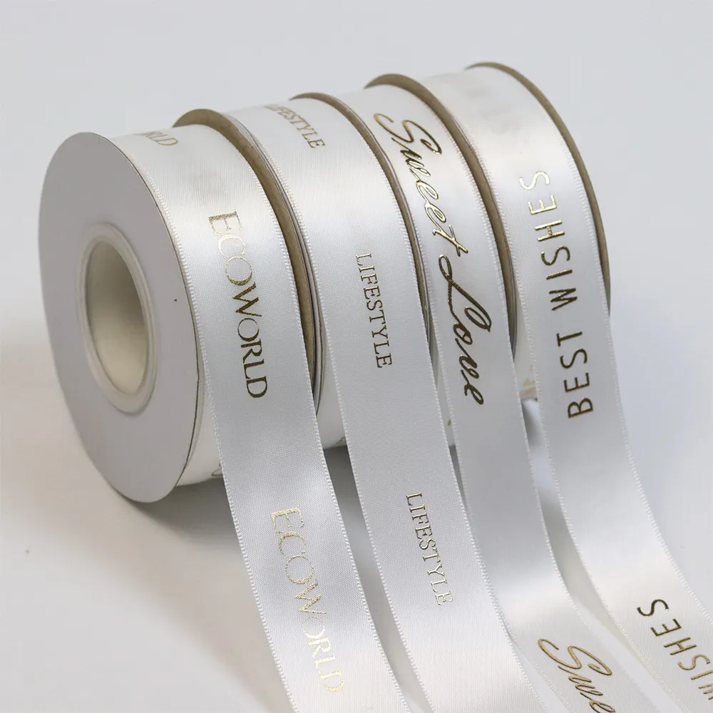 Çin lude kendi marka adı baskılı yükseltilmiş altın folyo baskı beyaz saten kurdele logo ile